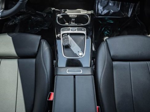 Used 2025 Mercedes-Benz CLA 250 4MATIC image 25
