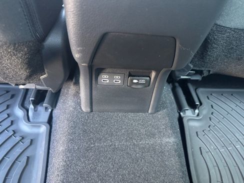 Used 2024 Toyota Prius Prime FWD image 21