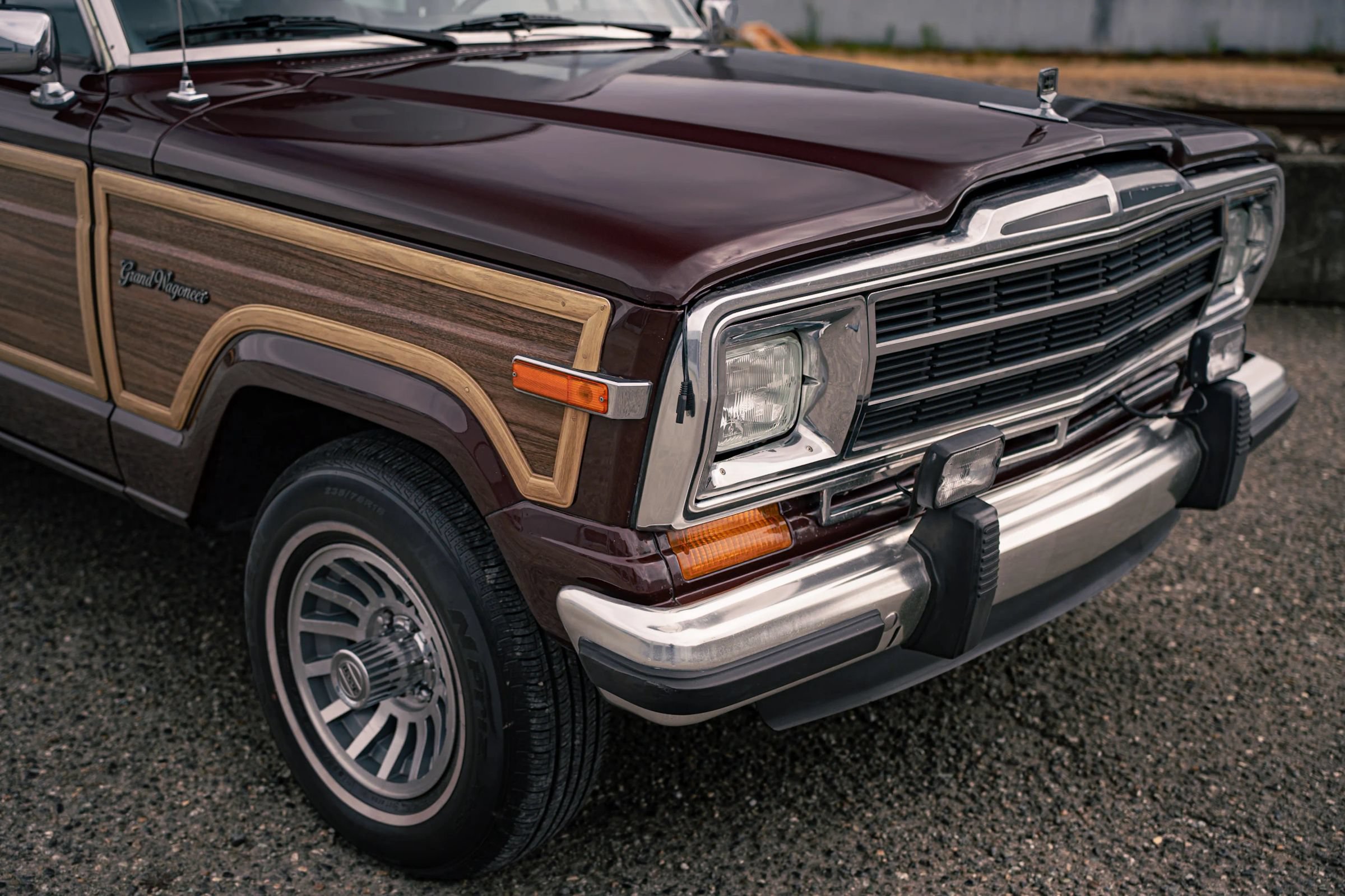 Used 1987 Jeep Grand Wagoneer AWD/4WD image 12