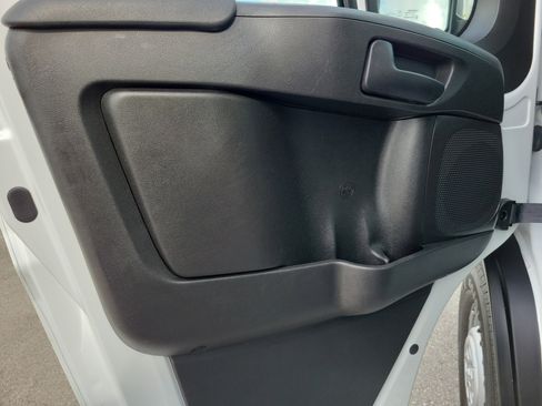 Used 2025 RAM ProMaster 2500 w/ U-Haul Equipment Group FWD image 25