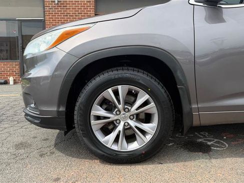 Used 2015 Toyota Highlander XLE AWD/4WD image 5