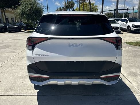 Certified 2024 Kia Sportage EX FWD image 7