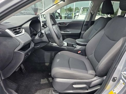 Used 2024 Toyota RAV4 LE AWD/4WD image 12