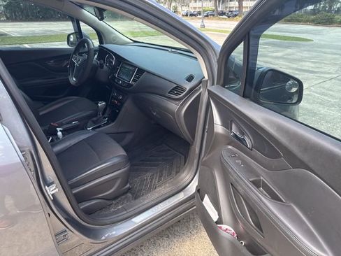 Used 2020 Buick Encore Preferred FWD image 4
