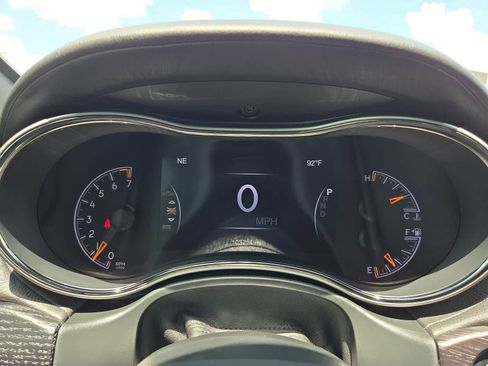 Used 2020 Jeep Grand Cherokee High Altitude RWD image 34