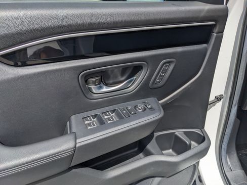 Used 2025 Honda Pilot Touring image 22