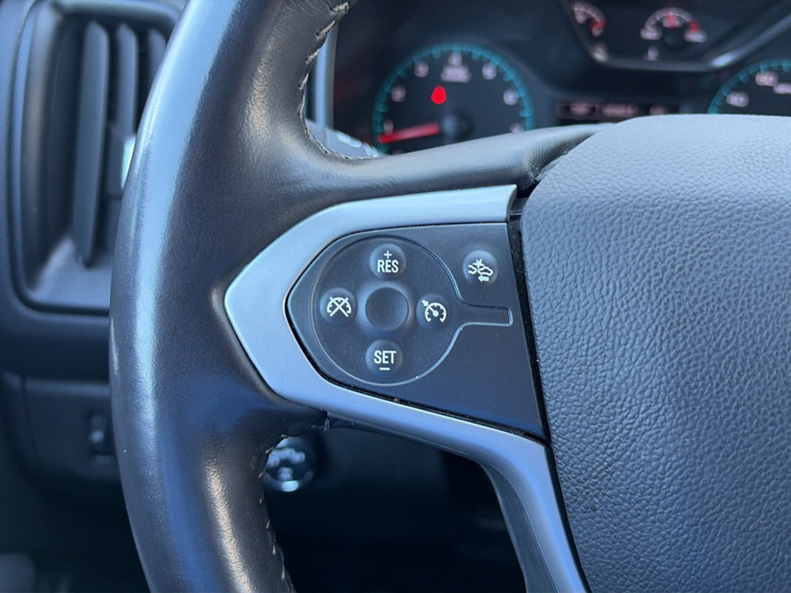 Used 2022 Chevrolet Colorado LT w/ Safety Package AWD/4WD image 29