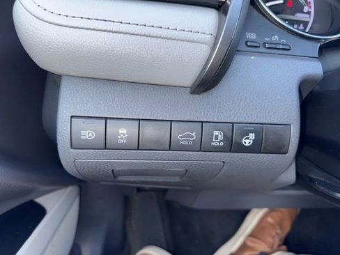 Certified 2020 Toyota Camry XLE image 17