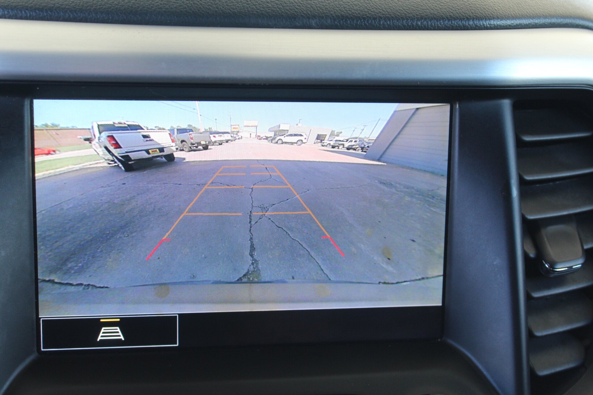 Used 2023 GMC Acadia SLT FWD image 44