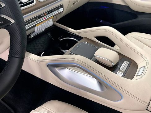 New 2026 Mercedes-Benz GLS 450 4MATIC image 7