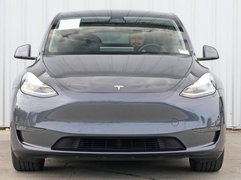Used 2021 Tesla Model Y Long Range image 7