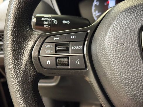 Used 2025 Honda HR-V LX image 28