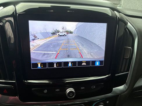 Used 2023 Chevrolet Traverse Premier image 8