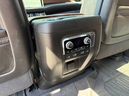 Used 2024 GMC Yukon Denali Ultimate AWD/4WD image 25