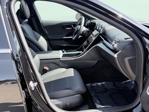 Used 2026 Mercedes-Benz C 300 Sedan w/ Exclusive Trim Package image 41