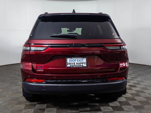 Used 2024 Jeep Grand Cherokee Altitude AWD/4WD image 19