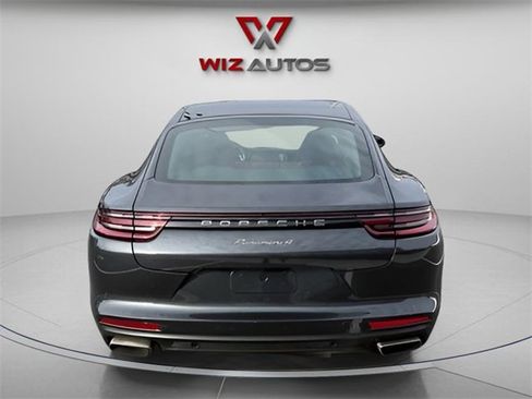 Used 2018 Porsche Panamera 4 image 8