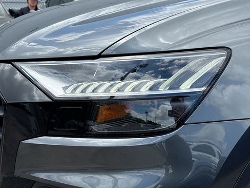 Used 2023 Audi Q8 Premium Plus image 9