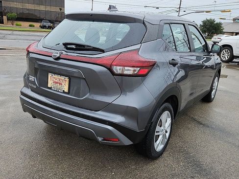 Used 2023 Nissan Kicks S FWD image 7