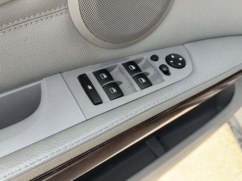 Used 2009 BMW 328i Sedan RWD image 24