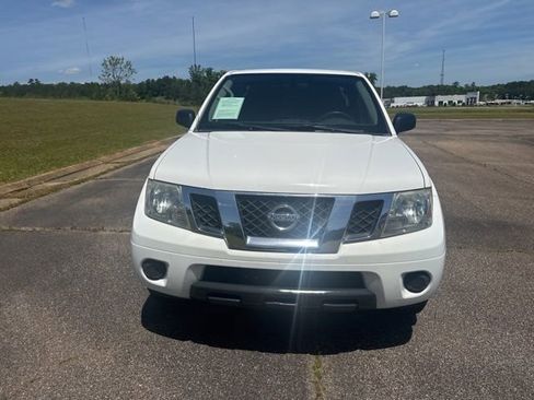 Used 2019 Nissan Frontier SV RWD image 7