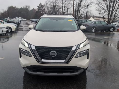 Used 2023 Nissan Rogue SV w/ SV Premium B Package image 2