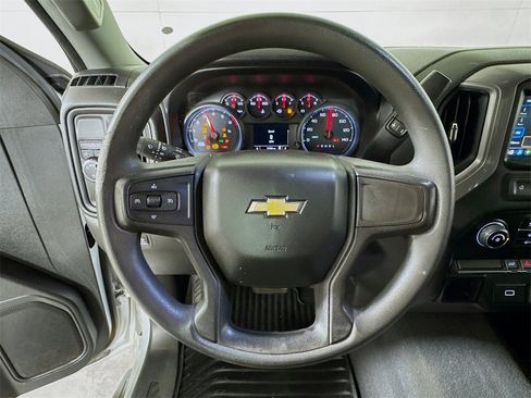 Used 2019 Chevrolet Silverado 1500 Custom w/ Custom Value Package image 9