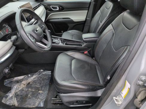 Used 2023 Jeep Compass Limited image 12