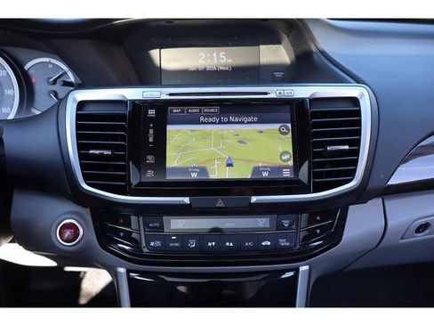 Used 2016 Honda Accord Touring image 25