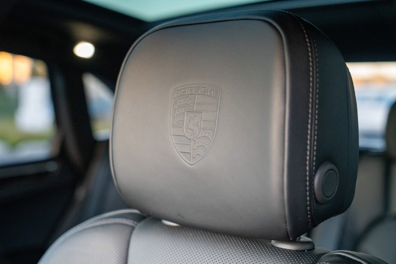 Certified 2026 Porsche Macan Turbo AWD/4WD image 13
