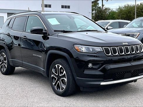 Used 2023 Jeep Compass Limited AWD/4WD image 2
