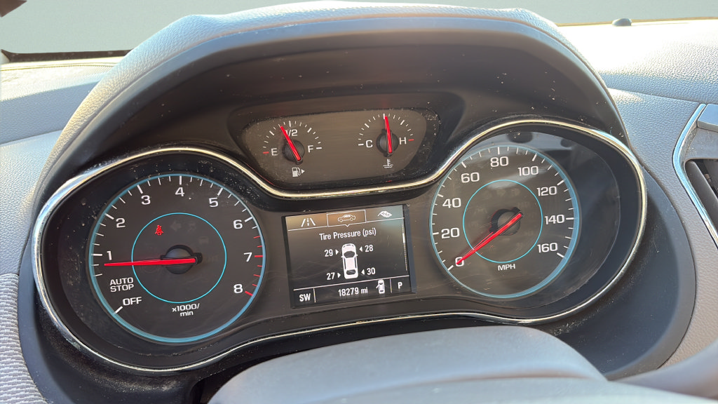 Used 2018 Chevrolet Cruze LT FWD image 12