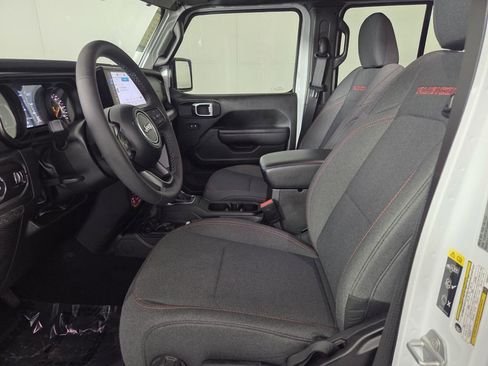 Certified 2025 Jeep Wrangler Unlimited Rubicon image 9