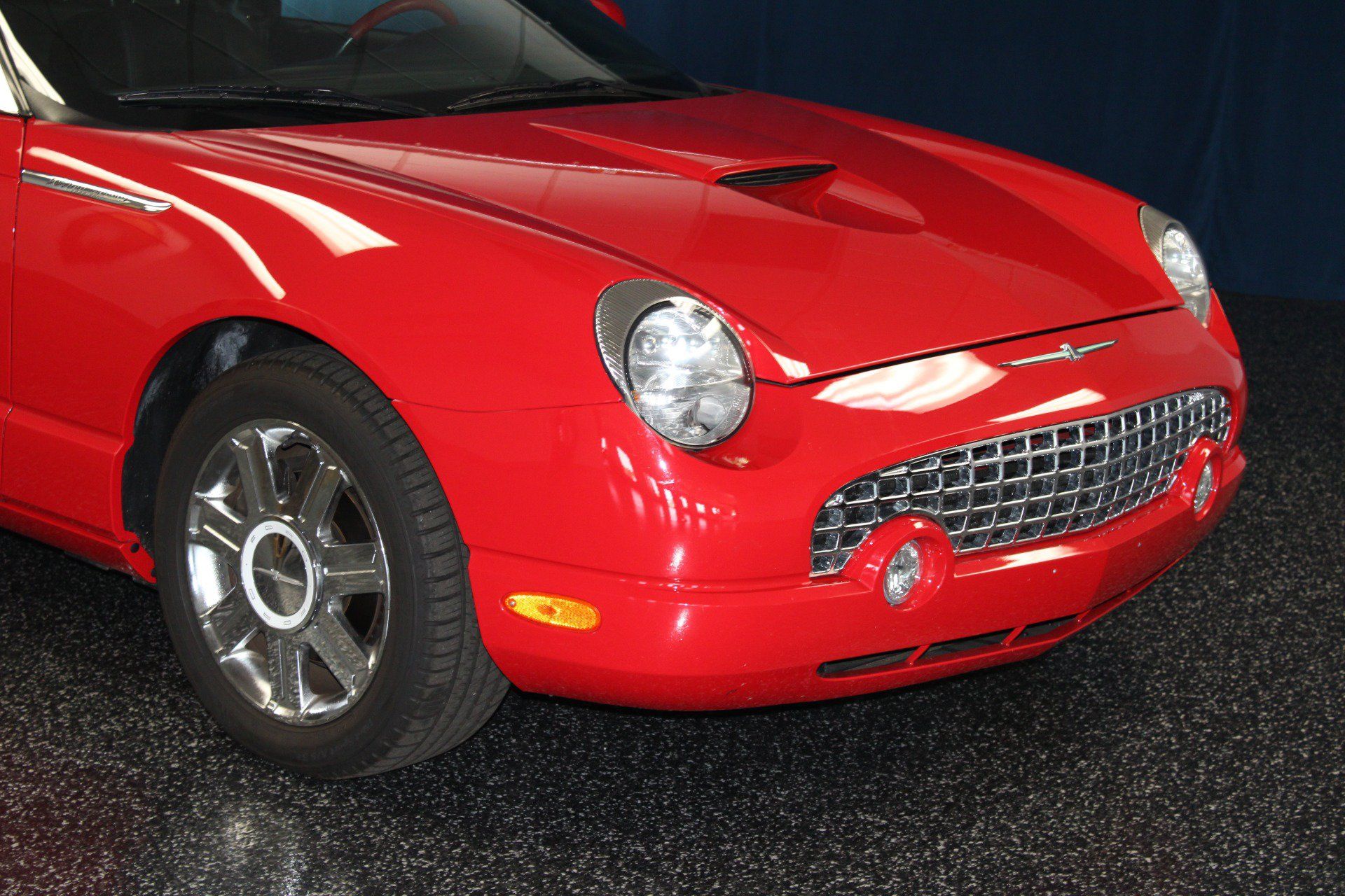 Used 2005 Ford Thunderbird RWD image 6