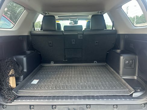 Used 2024 Toyota 4Runner Limited AWD/4WD image 10
