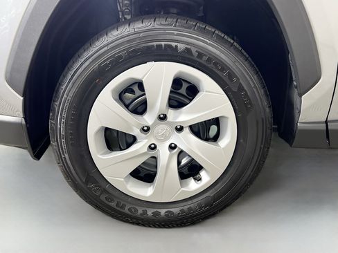 Used 2025 Toyota RAV4 LE FWD image 14