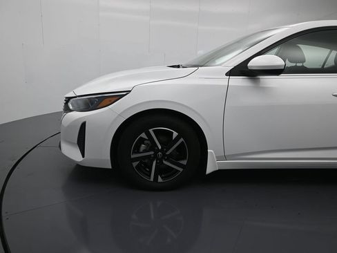 Certified 2024 Nissan Sentra SV FWD image 9