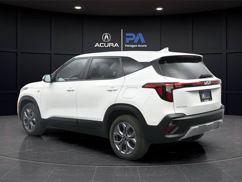 Used 2024 Kia Seltos LX AWD/4WD image 23