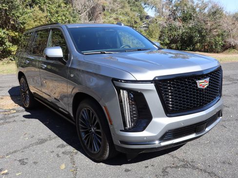 Used 2026 Cadillac Escalade Platinum Sport w/ LPO, ONYX Package image 9