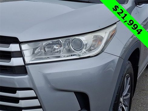 Used 2017 Toyota Highlander XLE image 9