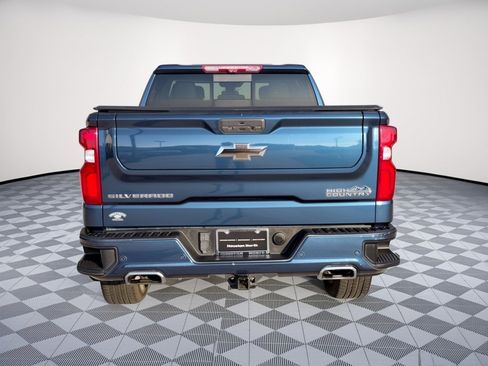 Used 2022 Chevrolet Silverado 1500 High Country w/ Technology Package AWD/4WD image 11