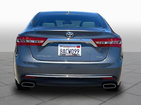 Used 2017 Toyota Avalon XLE w/ All Weather Liner Package FWD image 4