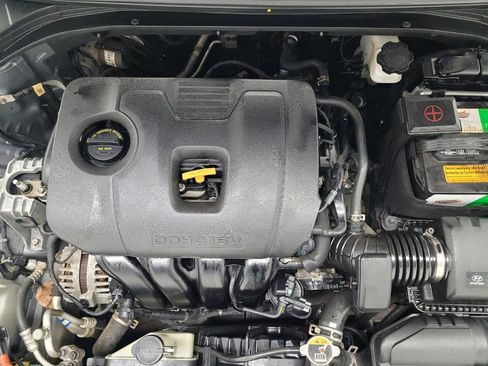 Used 2019 Hyundai Elantra SEL image 30