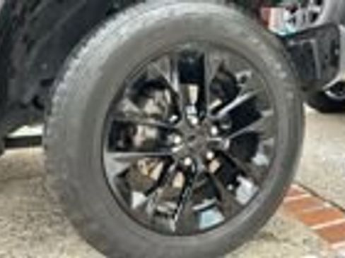 Used 2022 Jeep Wrangler Unlimited Sahara w/ Dual Top Group image 31