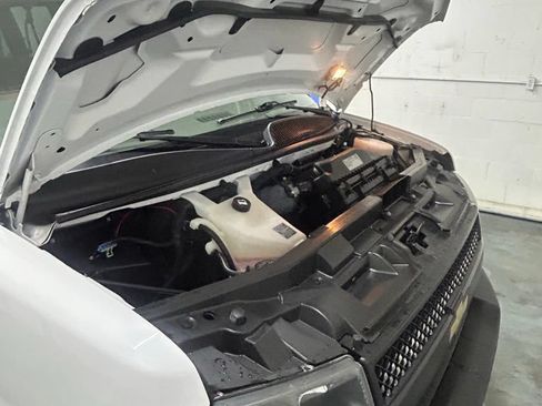 Used 2022 Chevrolet Express 3500 LS RWD image 23