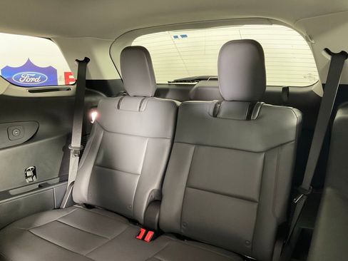 New 2026 Ford Explorer Active w/ Active Comfort Package RWD image 17