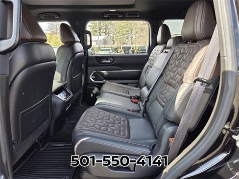 Used 2025 Nissan Armada Platinum image 12