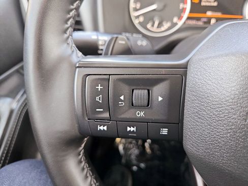 Used 2025 Nissan Rogue SV image 18