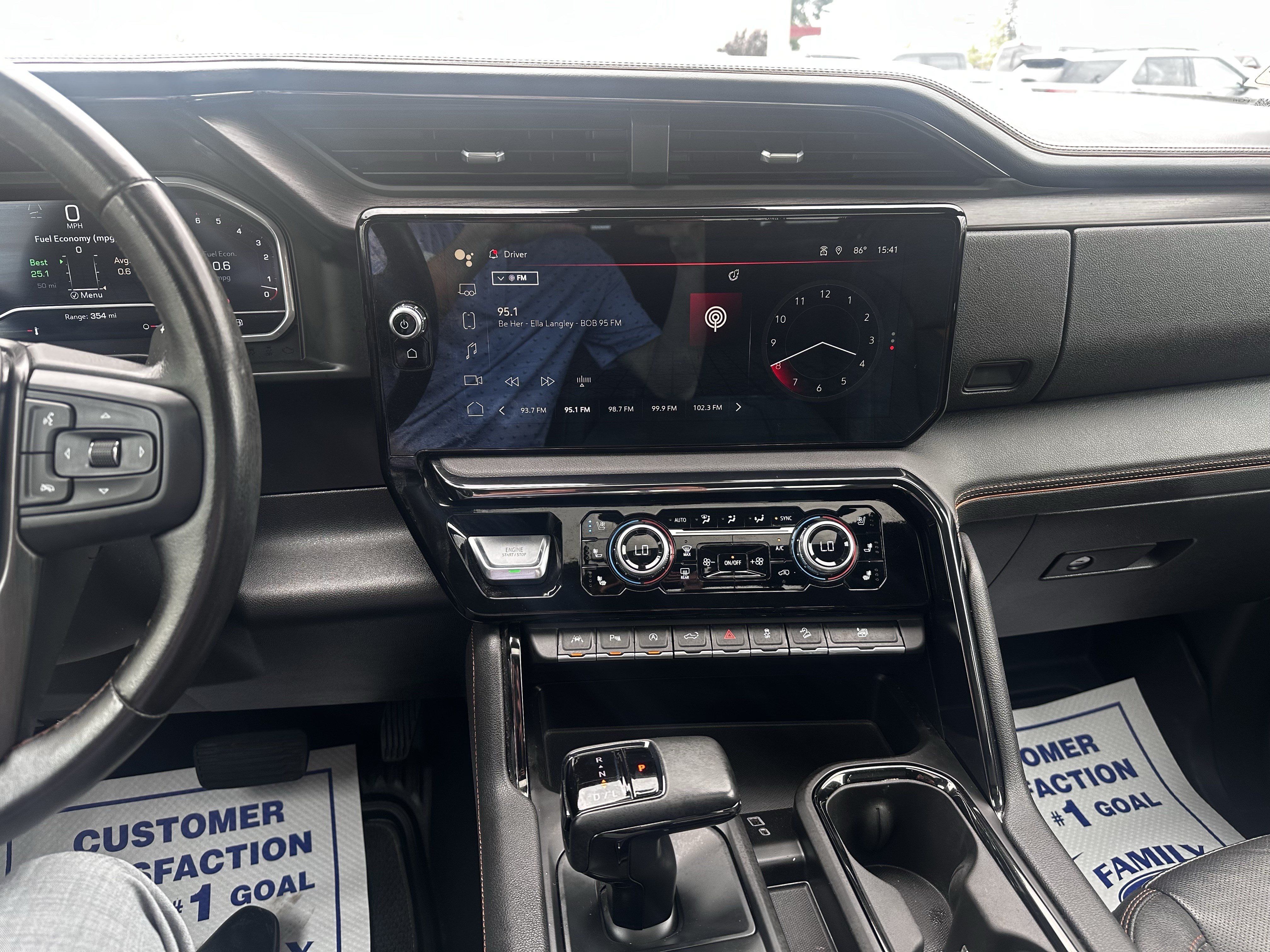 Used 2023 GMC Sierra 1500 AT4 w/ AT4 Preferred Package AWD/4WD image 10