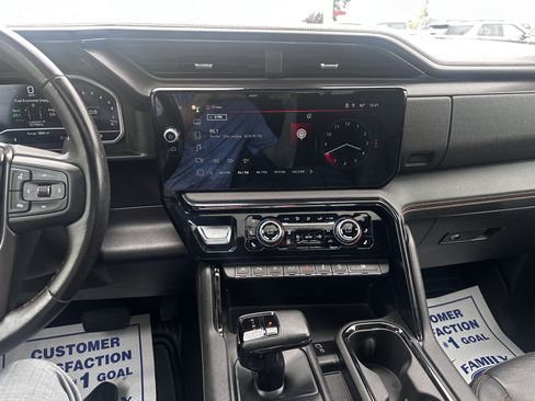 Used 2023 GMC Sierra 1500 AT4 w/ AT4 Preferred Package AWD/4WD image 10